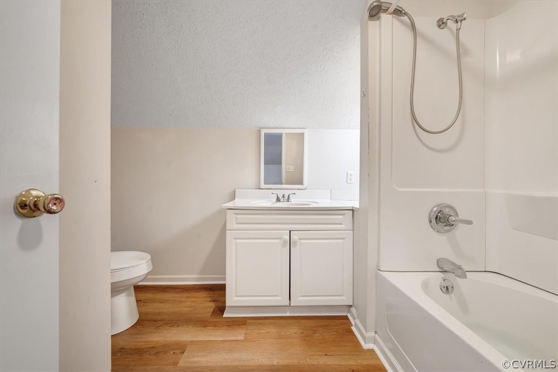 Appomattox, Virginia 24522, United States, 4 Bedrooms Bedrooms, ,4 BathroomsBathrooms,Residential,Pending,52710