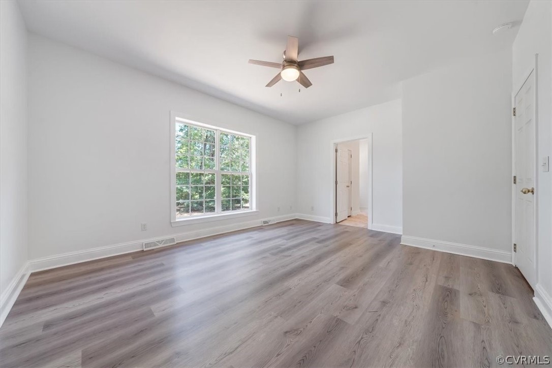 Appomattox, Virginia 24522, United States, 4 Bedrooms Bedrooms, ,4 BathroomsBathrooms,Residential,Pending,52710