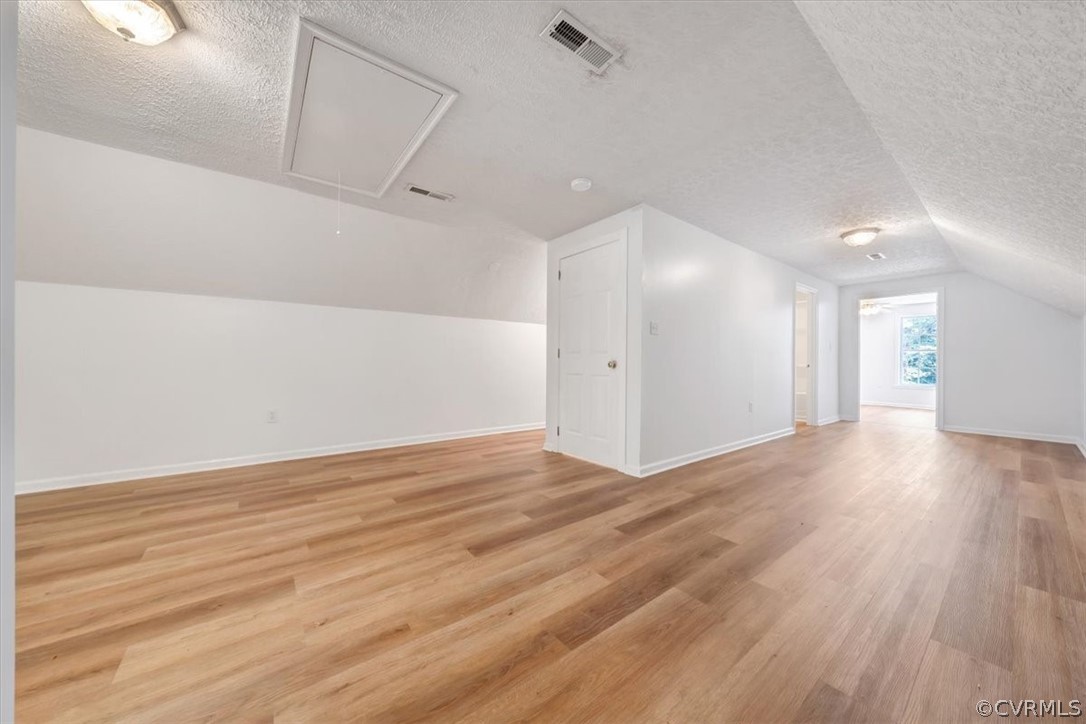 Appomattox, Virginia 24522, United States, 4 Bedrooms Bedrooms, ,4 BathroomsBathrooms,Residential,Pending,52710