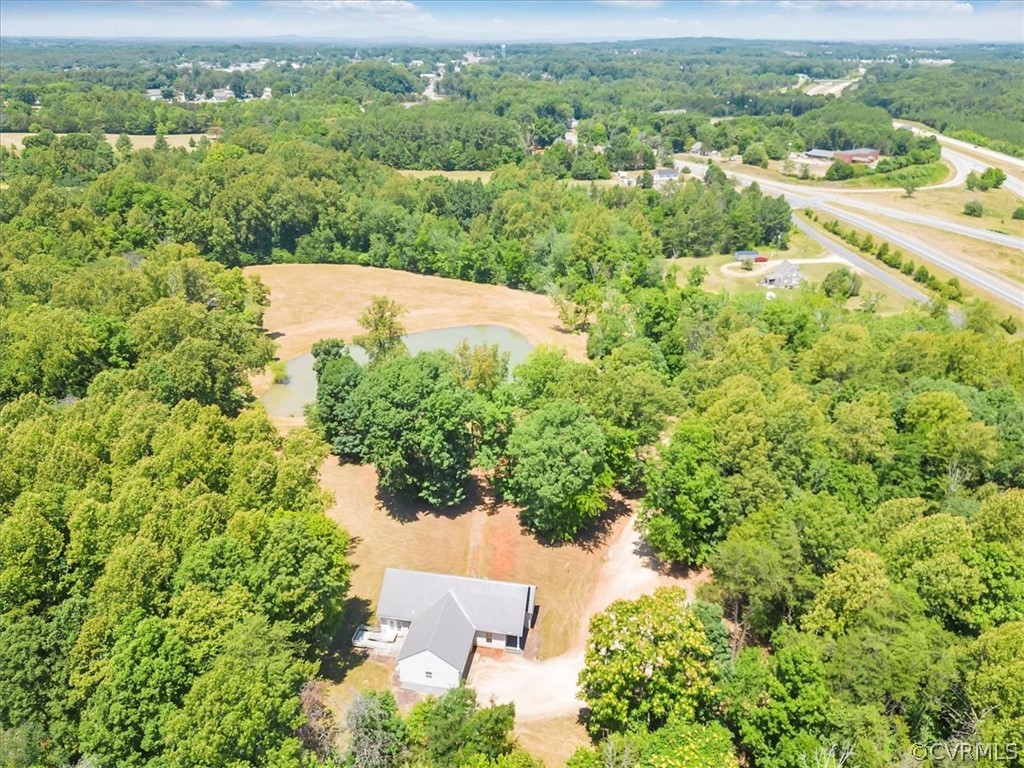 Appomattox, Virginia 24522, United States, 4 Bedrooms Bedrooms, ,4 BathroomsBathrooms,Residential,Pending,52710