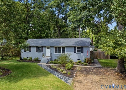 Photo of 1506 Knollwood Drive, North Chesterfield, VA 23235 (MLS # 2624341)