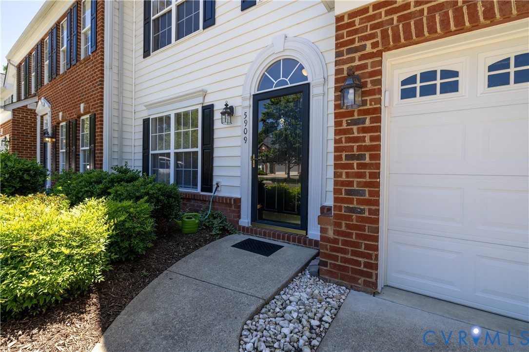5909 Chapel Lawn Terrace