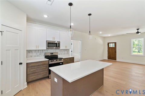 Tiny photo for 15241 Hilldale Avenue, Bowling Green, VA 22427 (MLS # 2625285)