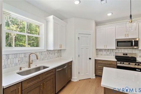 Tiny photo for 15241 Hilldale Avenue, Bowling Green, VA 22427 (MLS # 2625285)