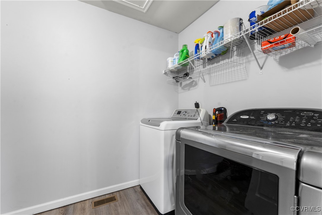 Henrico, Virginia 23231, United States, 4 Bedrooms Bedrooms, ,3 BathroomsBathrooms,Residential,Pending,110209