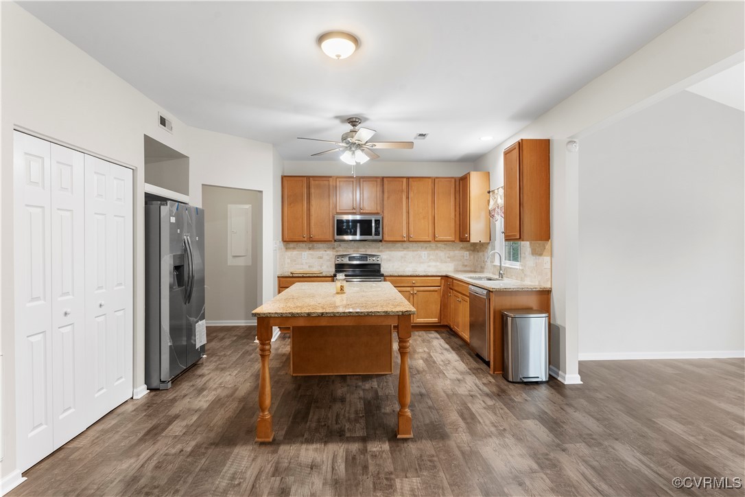 Henrico, Virginia 23231, United States, 4 Bedrooms Bedrooms, ,3 BathroomsBathrooms,Residential,Pending,110209