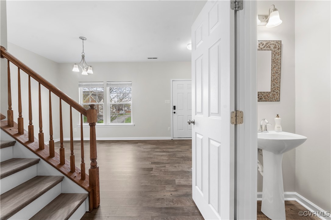 Henrico, Virginia 23231, United States, 4 Bedrooms Bedrooms, ,3 BathroomsBathrooms,Residential,Pending,110209