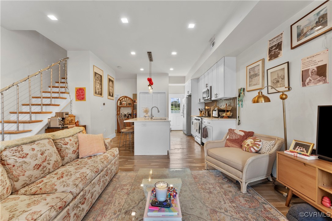 Richmond, Virginia 23220, United States, 4 Bedrooms Bedrooms, ,5 BathroomsBathrooms,Residential,Pending,121509