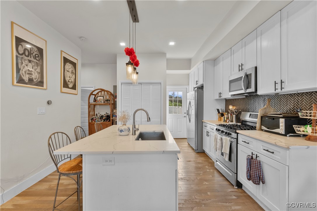 Richmond, Virginia 23220, United States, 4 Bedrooms Bedrooms, ,5 BathroomsBathrooms,Residential,Pending,121509