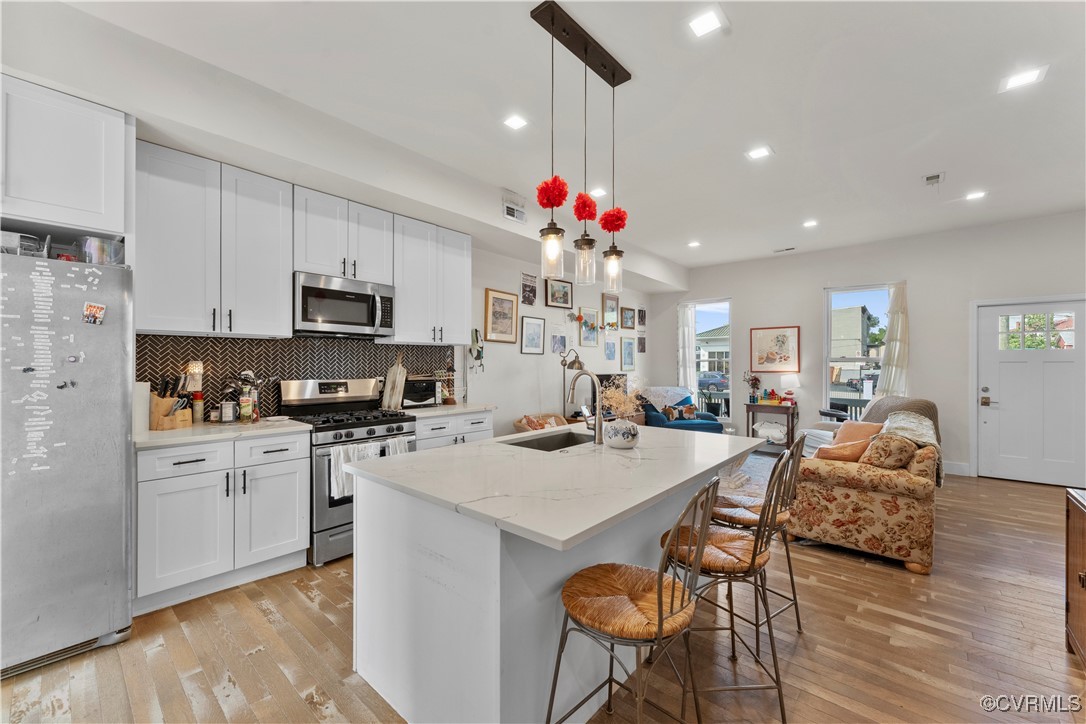 Richmond, Virginia 23220, United States, 4 Bedrooms Bedrooms, ,5 BathroomsBathrooms,Residential,Pending,121509