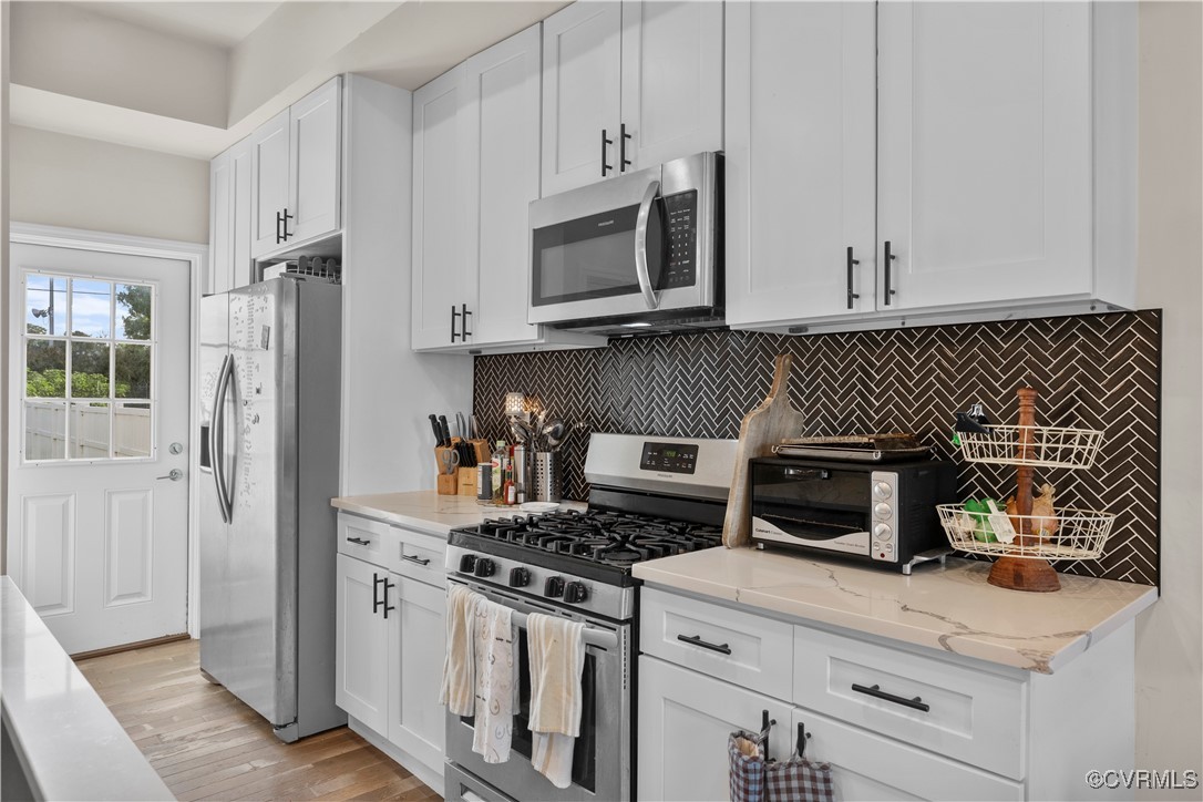 Richmond, Virginia 23220, United States, 4 Bedrooms Bedrooms, ,5 BathroomsBathrooms,Residential,Pending,121509