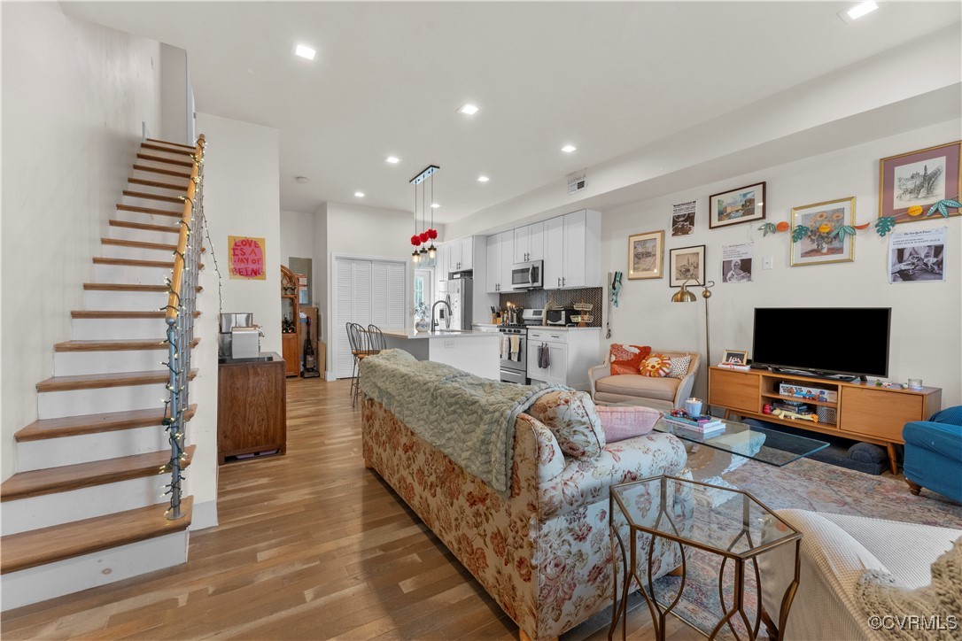 Richmond, Virginia 23220, United States, 4 Bedrooms Bedrooms, ,5 BathroomsBathrooms,Residential,Pending,121509