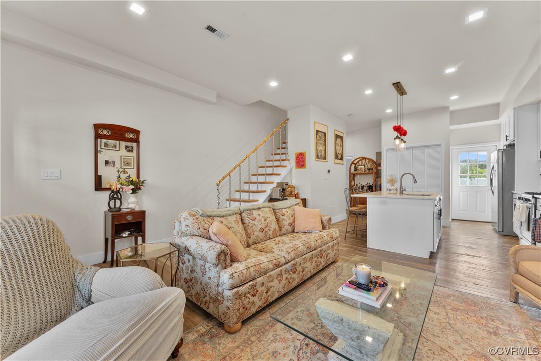 Richmond, Virginia 23220, United States, 4 Bedrooms Bedrooms, ,5 BathroomsBathrooms,Residential,Pending,121509