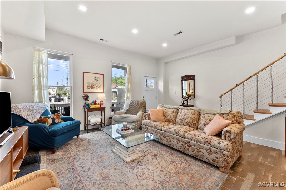 Richmond, Virginia 23220, United States, 4 Bedrooms Bedrooms, ,5 BathroomsBathrooms,Residential,Pending,121509