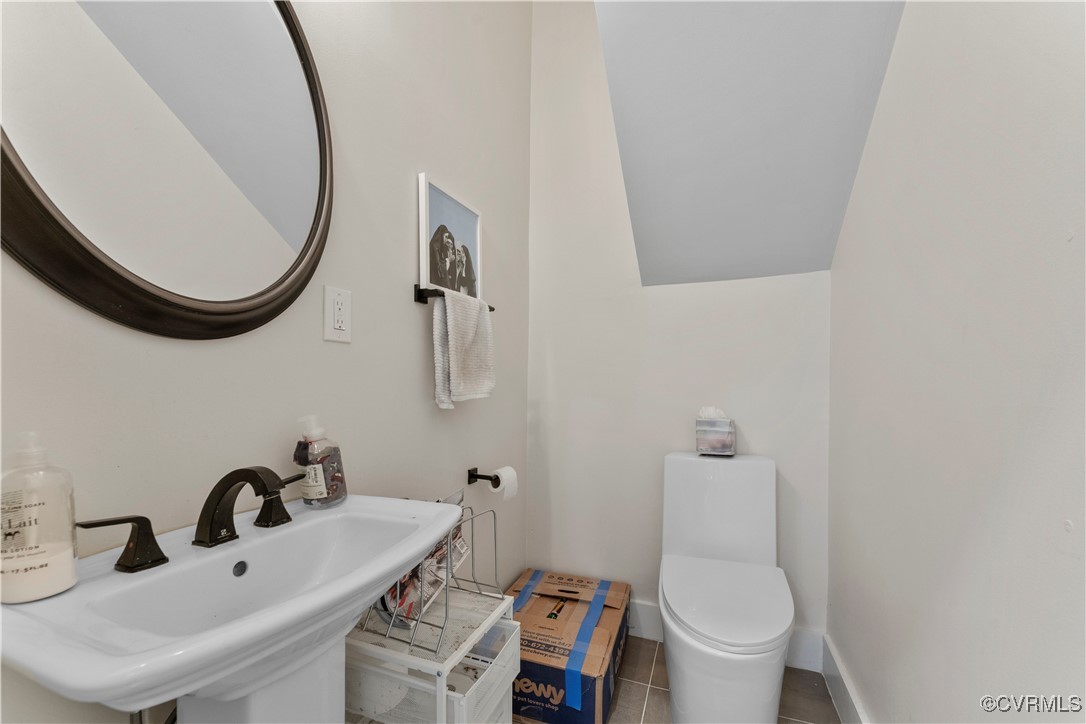 Richmond, Virginia 23220, United States, 4 Bedrooms Bedrooms, ,5 BathroomsBathrooms,Residential,Pending,121509