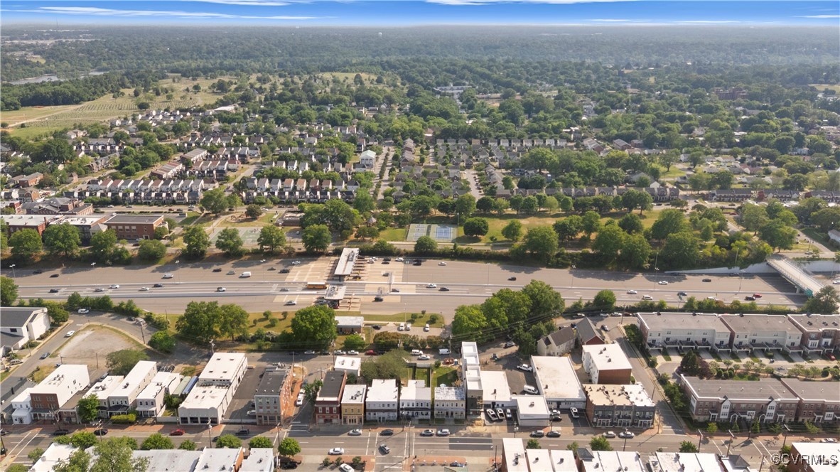 Richmond, Virginia 23220, United States, 4 Bedrooms Bedrooms, ,5 BathroomsBathrooms,Residential,Pending,121509