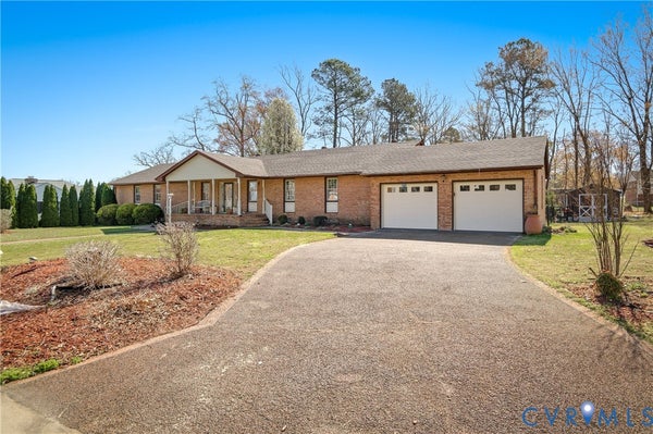 107 OXFORD RD, HOPEWELL, VA 23860 - Image 7940b533a7e64a0f3ba37af15f7e3390/1709704496
