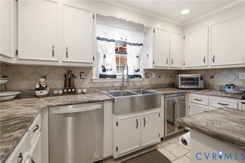 Tiny photo for 107 Oxford Road, Hopewell, VA 23860 (MLS # 2621686)