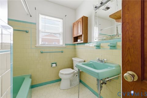 Tiny photo for 525 James Avenue, Colonial Heights, VA 23834 (MLS # 2614139)