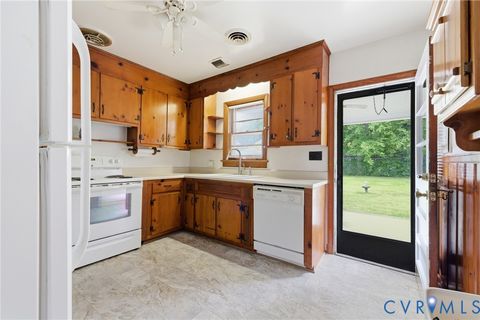 Tiny photo for 525 James Avenue, Colonial Heights, VA 23834 (MLS # 2614139)