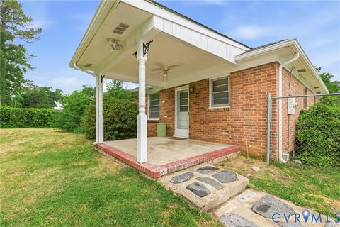 Tiny photo for 525 James Avenue, Colonial Heights, VA 23834 (MLS # 2614139)
