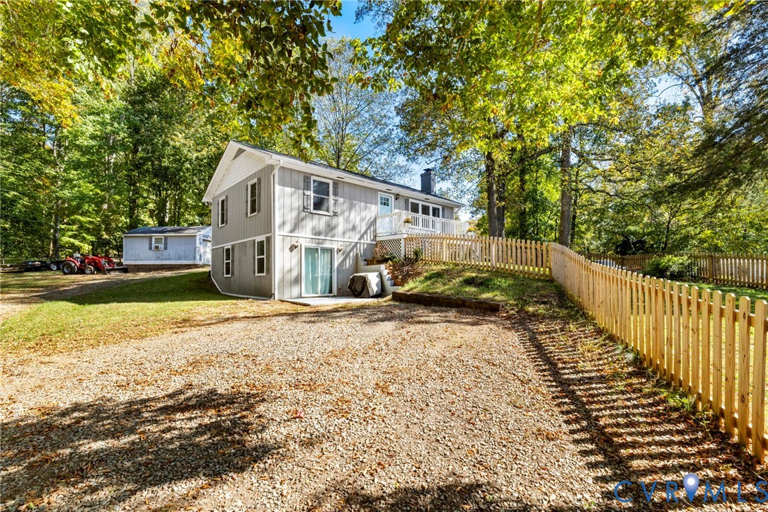 2160 Lakeview Drive