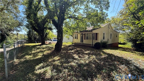 Tiny photo for 105 Eanes Street, Martinsville, VA 24112 (MLS # 2626415)