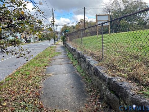 Tiny photo for 628 W Washington Street, Petersburg, VA 23803 (MLS # 2530124)