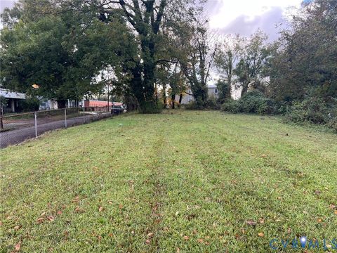 Tiny photo for 628 W Washington Street, Petersburg, VA 23803 (MLS # 2530124)