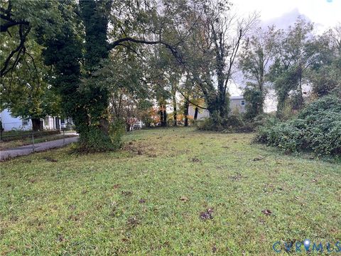 Tiny photo for 628 W Washington Street, Petersburg, VA 23803 (MLS # 2530124)