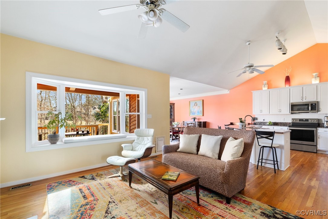 Midlothian, Virginia 23112, United States, 4 Bedrooms Bedrooms, ,3 BathroomsBathrooms,Residential,Pending,76470