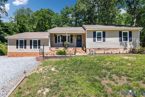 Photo of 4502 Monaco Drive, Sandston, VA 23150 (MLS # 2620153)