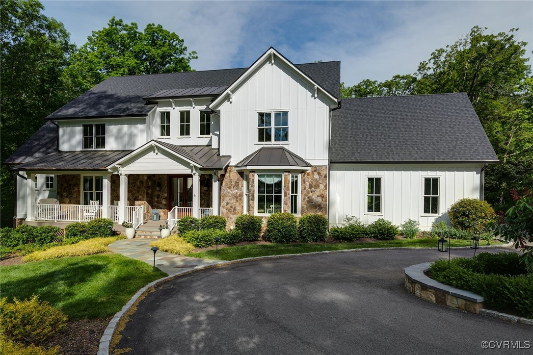 8 Nomas Lane