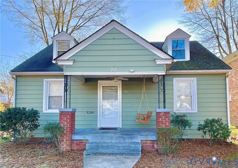 Photo of 211 Jefferson Avenue, Colonial Heights, VA 23834 (MLS # 2606231)