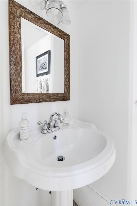 Tiny photo for 4411 Hanover Avenue, Richmond, VA 23221 (MLS # 2610744)