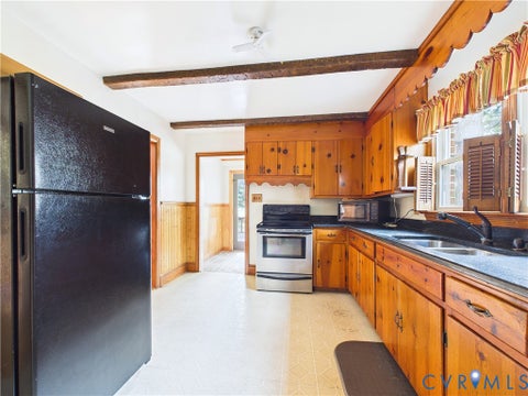 Tiny photo for 1405 W Tennessee Avenue, Crewe, VA 23930 (MLS # 2626909)
