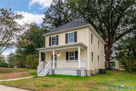 Photo of 1619 12th Street, Victoria, VA 23974 (MLS # 2602779)