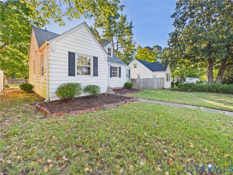 Tiny photo for 6902 Three Chopt Road, Richmond, VA 23226 (MLS # 2628500)