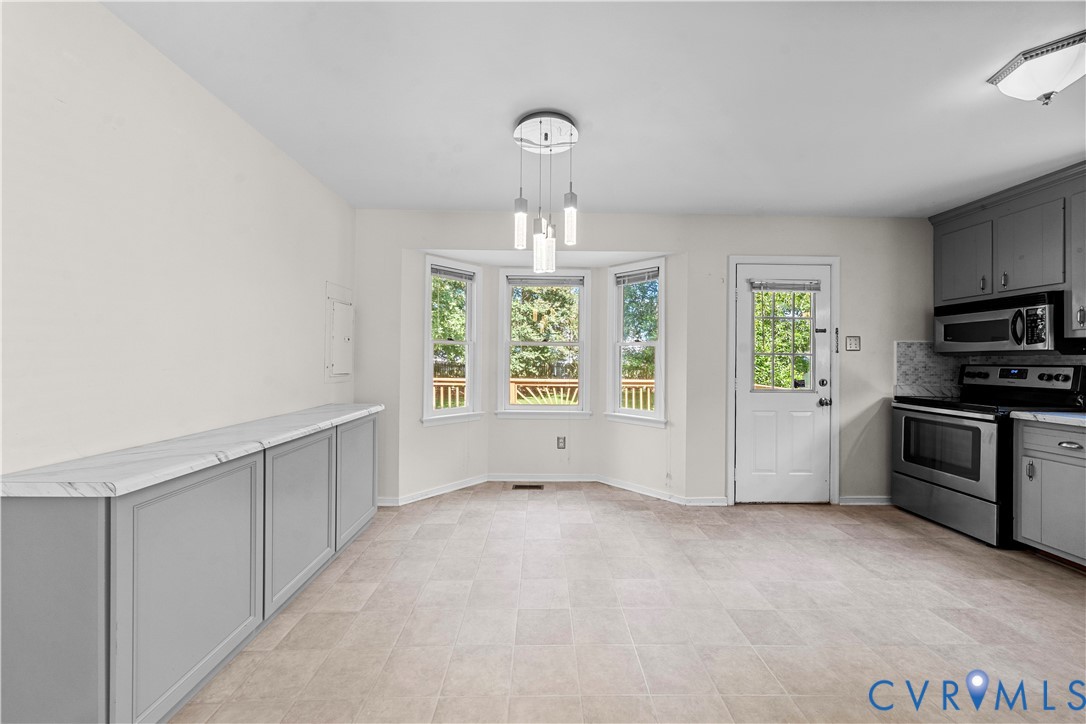 Mechanicsville, Virginia 23111, United States, 4 Bedrooms Bedrooms, ,2 BathroomsBathrooms,Residential,Active,198720