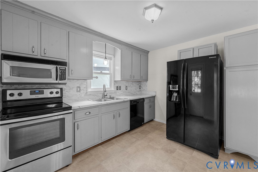 Mechanicsville, Virginia 23111, United States, 4 Bedrooms Bedrooms, ,2 BathroomsBathrooms,Residential,Active,198720