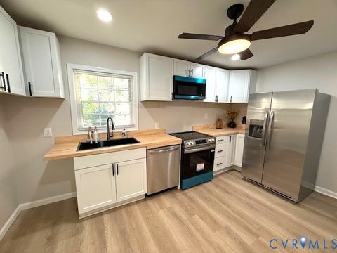 Tiny photo for 300 Pennsylvania Avenue, Emporia, VA 23847 (MLS # 2529174)