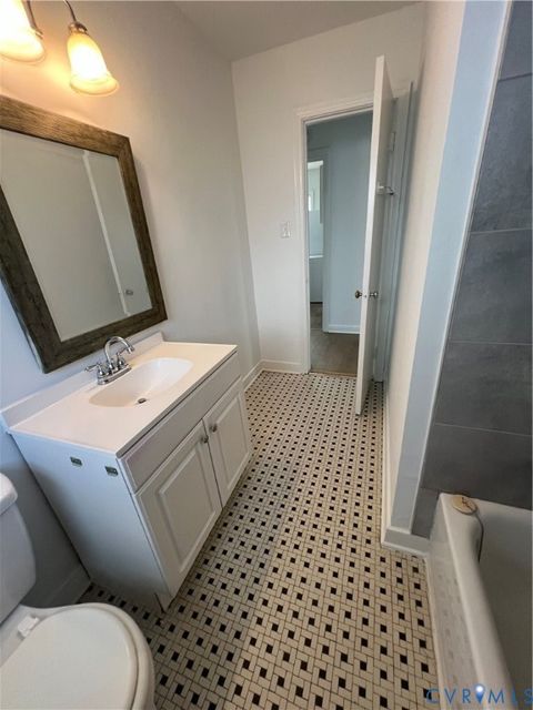 Tiny photo for 1728 Winder Street, Richmond, VA 23220 (MLS # 2609370)