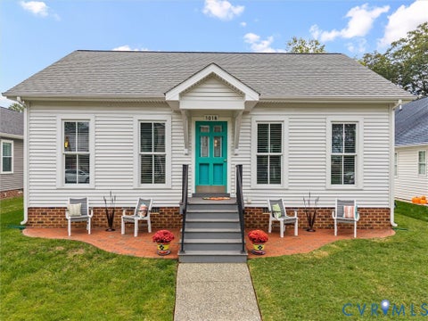 Tiny photo for 1018 Kirby Street, West Point, VA 23181 (MLS # 2627704)