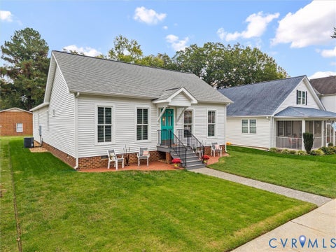 Tiny photo for 1018 Kirby Street, West Point, VA 23181 (MLS # 2627704)