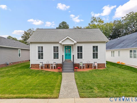 Tiny photo for 1018 Kirby Street, West Point, VA 23181 (MLS # 2627704)
