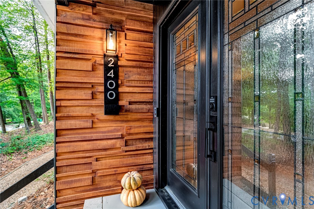 2400 Islandview Drive