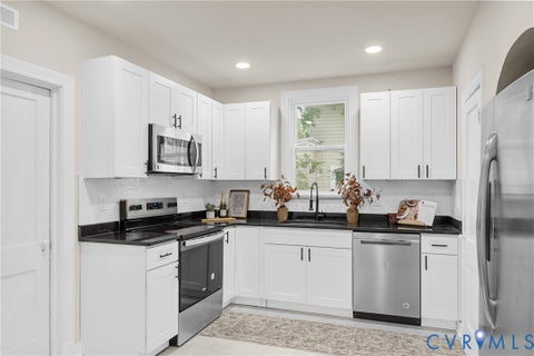 Tiny photo for 2315 Ingram AVE AVE, Richmond, VA 23224 (MLS # 2625551)