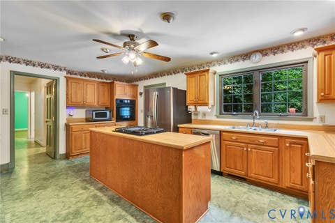 Tiny photo for 901 Oak Lane LN, Kilmarnock, VA 22482 (MLS # 2619237)
