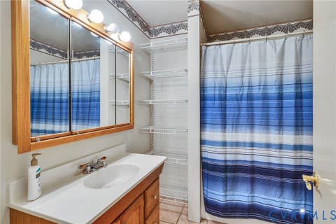 Tiny photo for 901 Oak Lane LN, Kilmarnock, VA 22482 (MLS # 2619237)