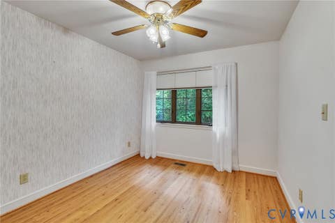 Tiny photo for 901 Oak Lane LN, Kilmarnock, VA 22482 (MLS # 2619237)